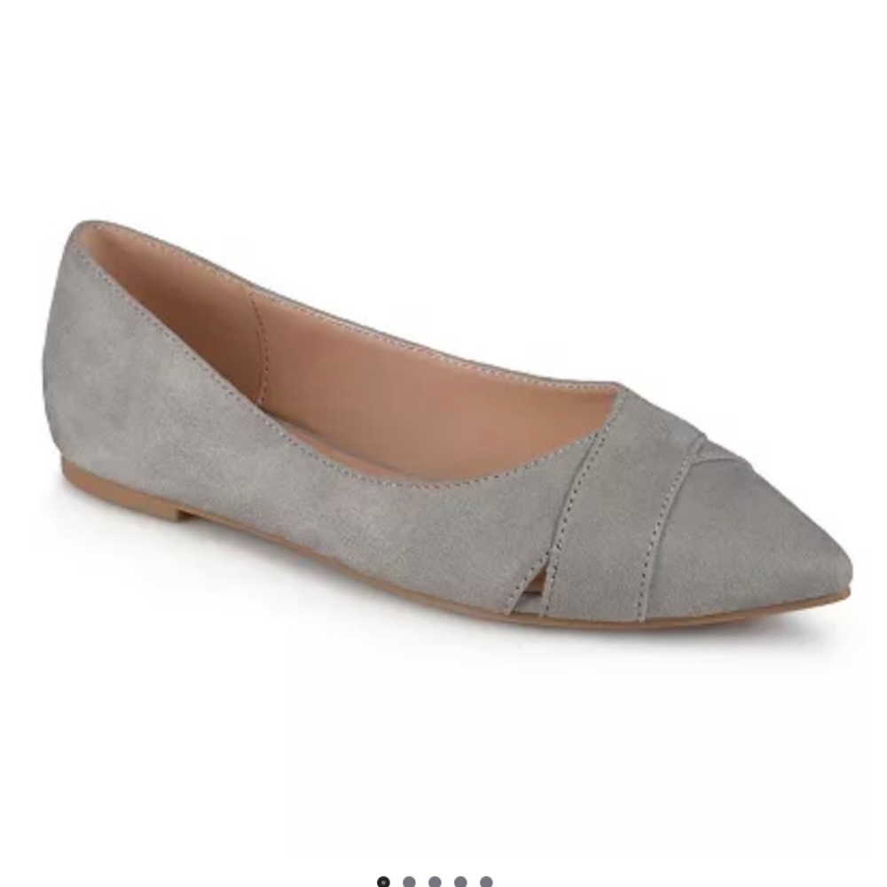 NWT Size 7 Journee Collection Flats